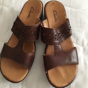Clark’s Leather Women’s Sandals